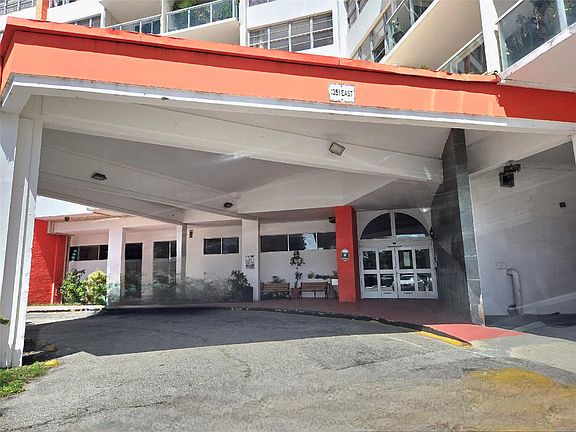 5th image of 1351 NE Miami Gardens Drive #401E