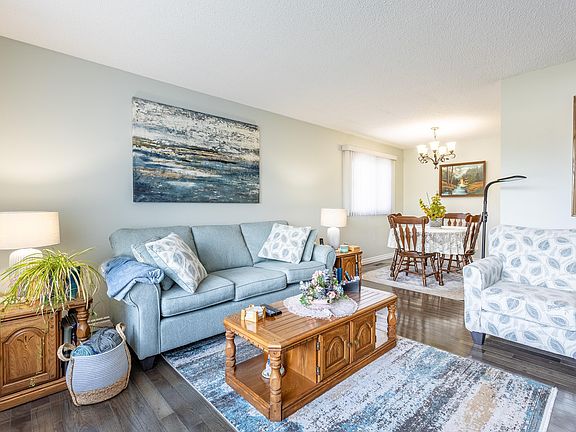 3rd image of 732 Grandin Dr