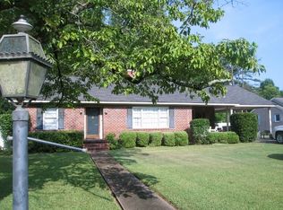 511 Chamlee Dr, Fort Valley, GA 31030