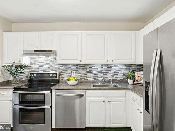 4th image of 3614 Marpat Dr S