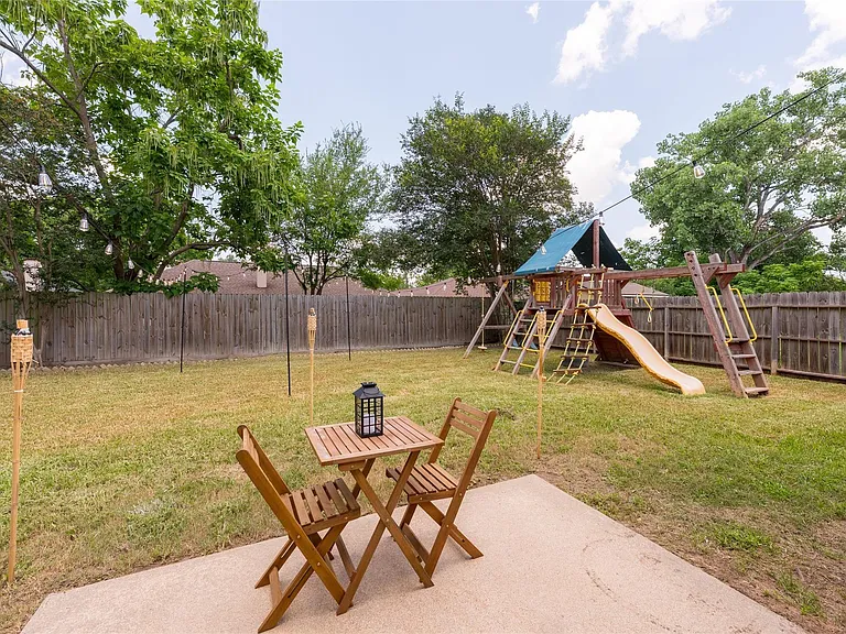 1663 Chilton Ln — Photo 9