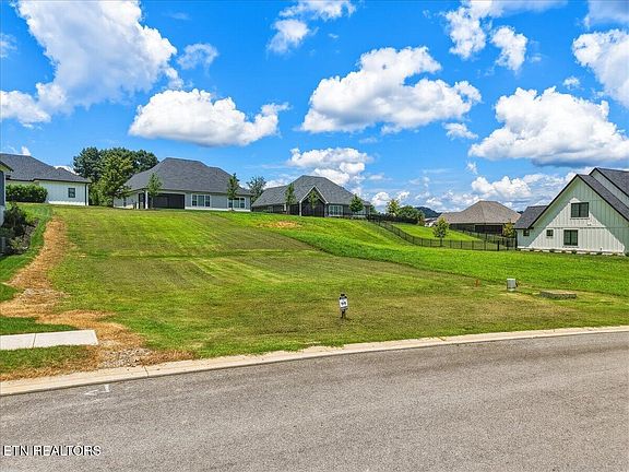 4th image of 1000 Eagle Point Dr