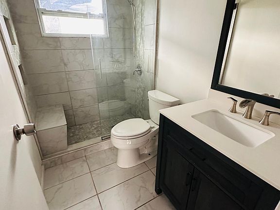 2nd image of 136 Kenwood Ave #136