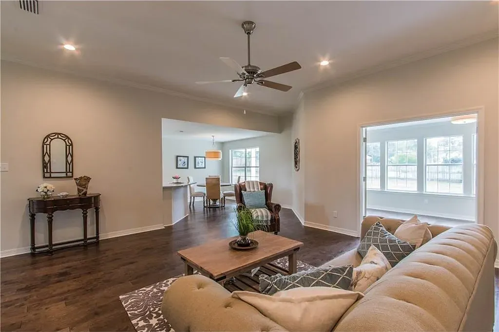 Building Photo - 9930 Hampton Ct