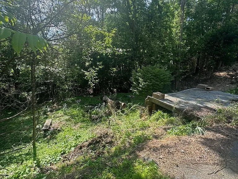 237 Collins Dr — Photo 12