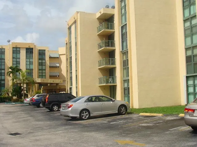 11780 SW 18th St #214 — Photo 42