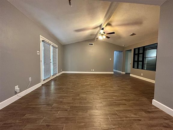 5th image of 12019 Hillcroft St