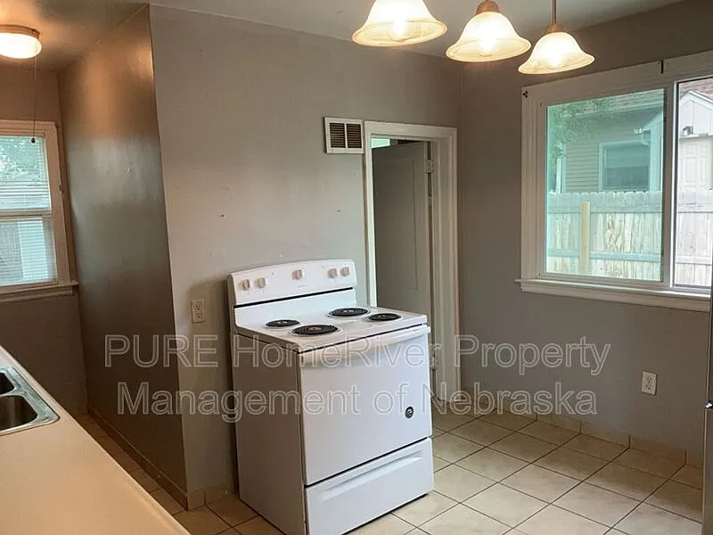 2 bed, 1.0 bath, 1140 sqft, $1,150 — Photo 4