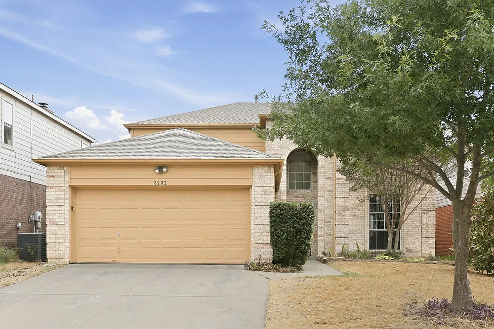 4 bed, 2.5 bath, 2443 sqft, $2,380 — Photo 1