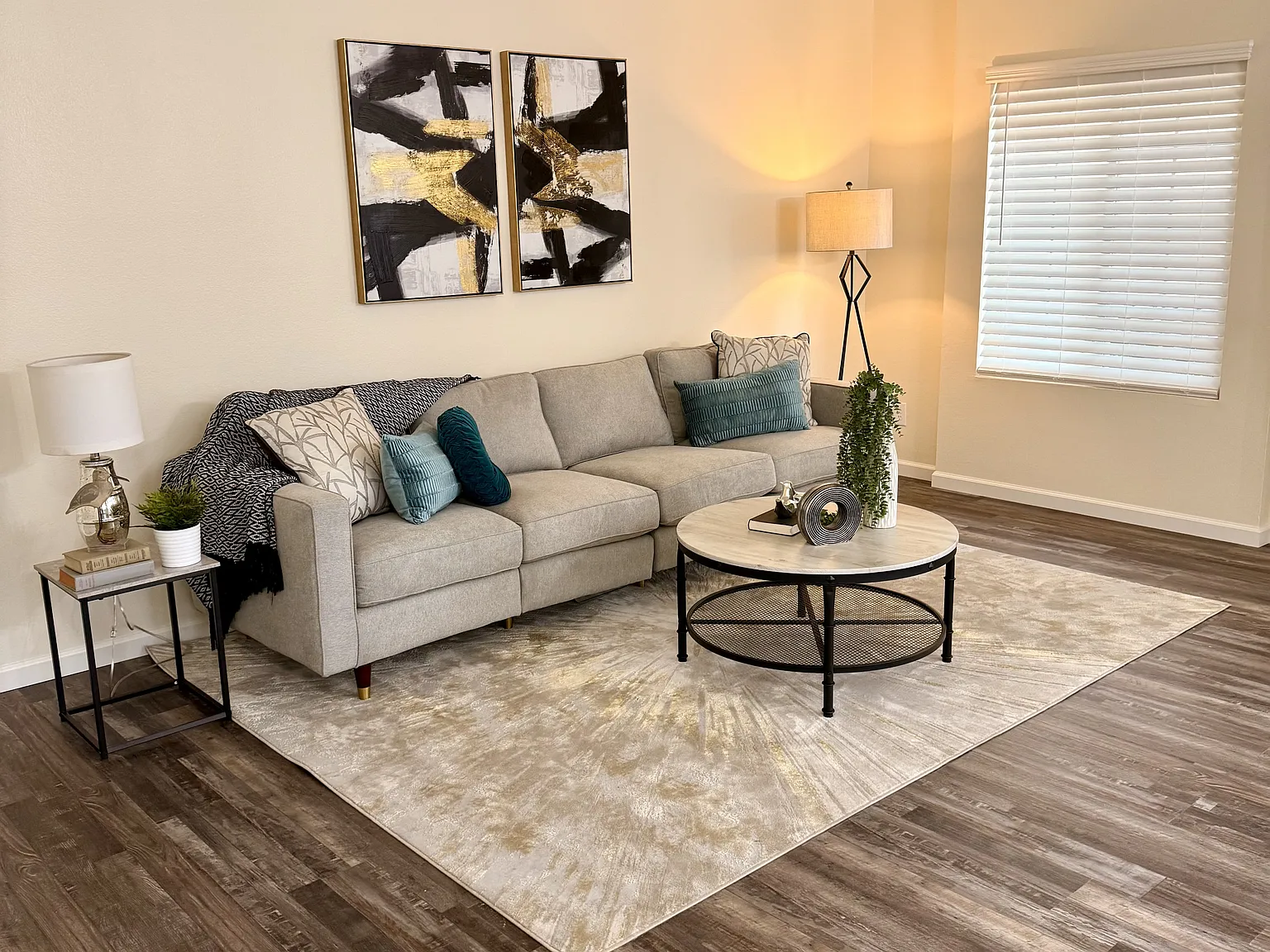 3 bed, 2.5 bath, 1358 sqft, $1,950 — Photo 3