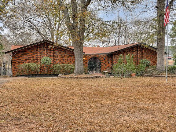 2nd image of 4619 Silver Lake Drive