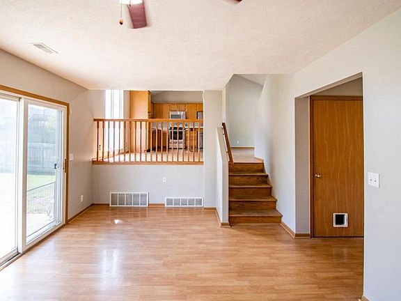 4th image of 14659 Fowler Ave