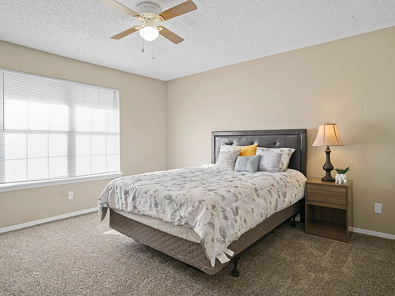 Diamond Crest Townhomes — Photo 15