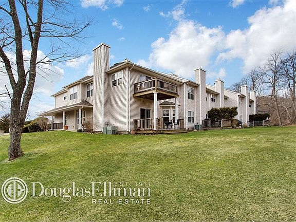 3rd image of 401 Willow Pond Dr