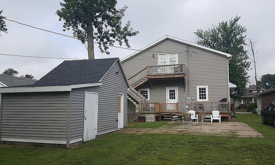 2nd image of 214 S Main St