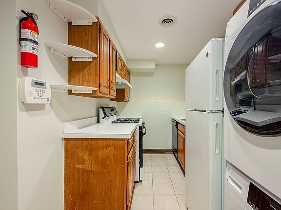 5th image of 300 F St NE #Basement