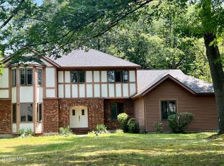 1 Talbot Ct, Rexford, NY 12148