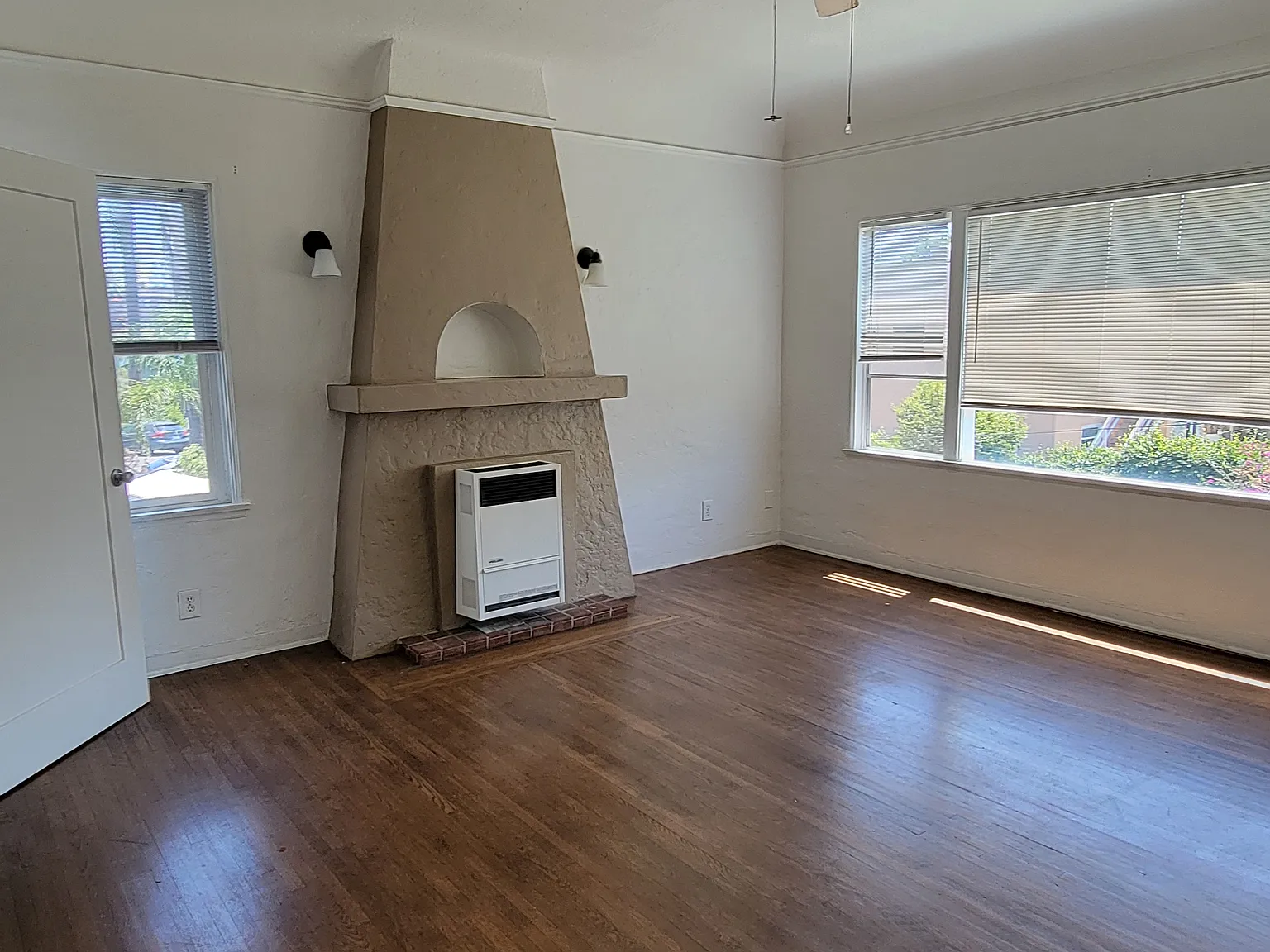 Studio, 680 sqft, $1,600 — Photo 1