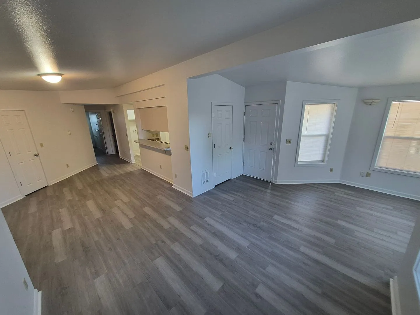 2 Bed 1 Bath SW Redmond — Photo 3
