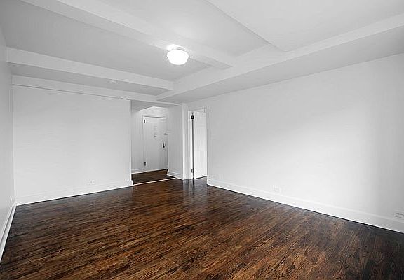 4th image of 253 W 72nd St #1712