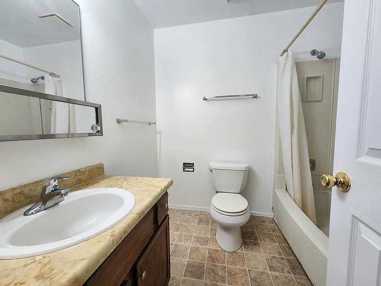 53 Castle Royal Dr — Photo 8