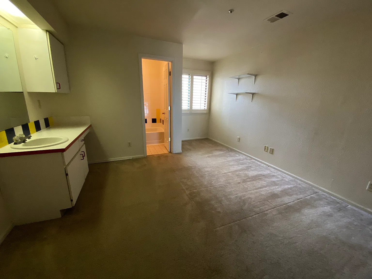 4 bed, 1333 sqft, $3,500 — Photo 4