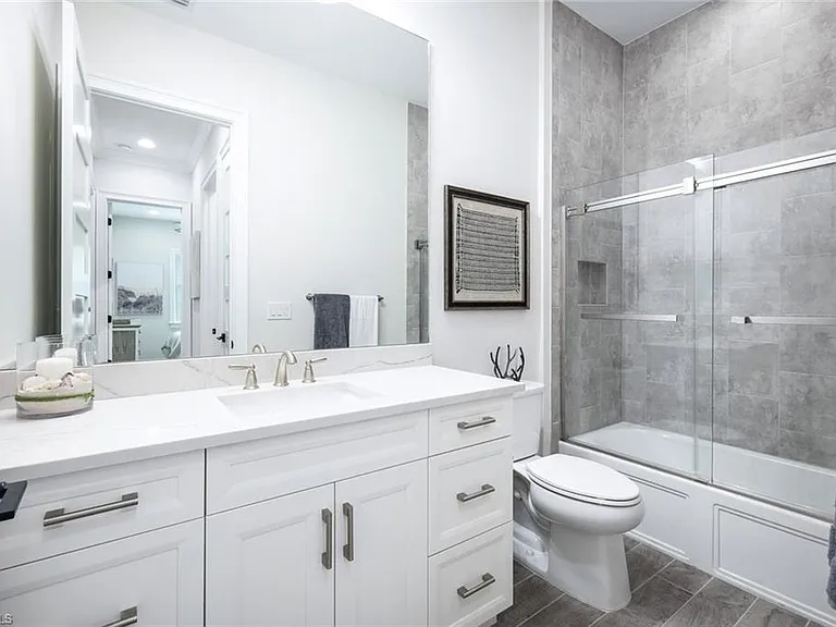 6875 Saona Ct — Photo 10