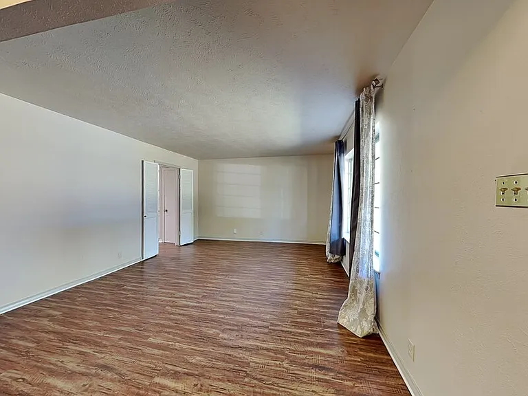 13630 Willow Bend Rd — Photo 7