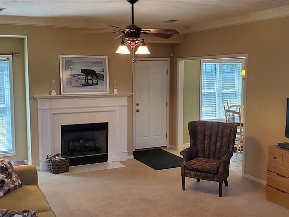 4th image of 30 Winding Creek Dr