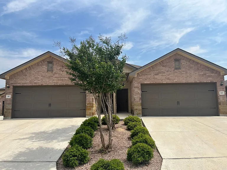 115 Stacy Ln — Photo 1