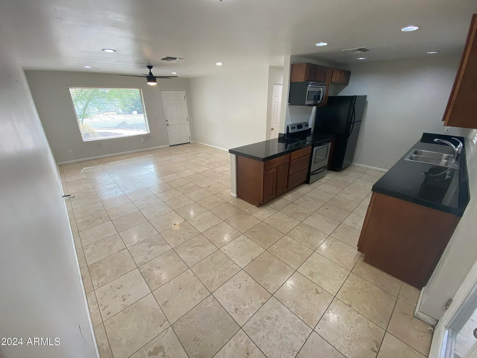 3 bed, 2.0 bath, 1876 sqft, $2,750 — Photo 4