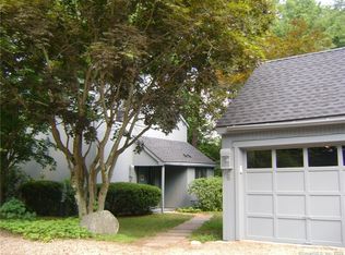 6 Gray Pine Cmn #6, Avon, CT 06001