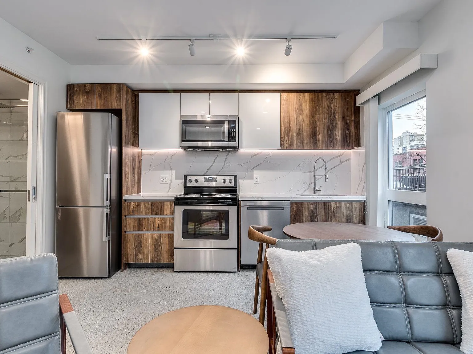 1 bed, 541 sqft, $2,990 — Photo 1