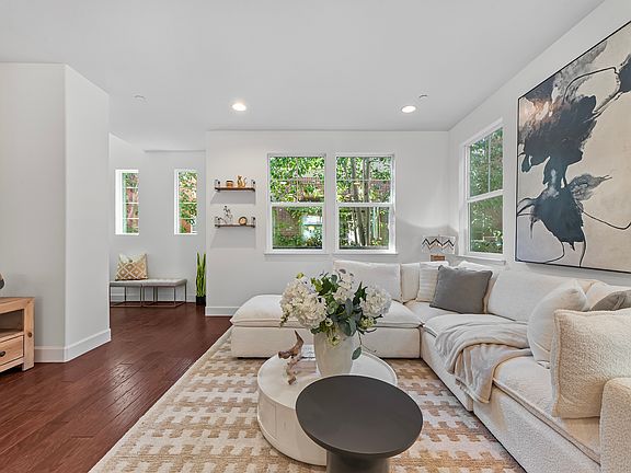 5th image of 1529 Lee Pl