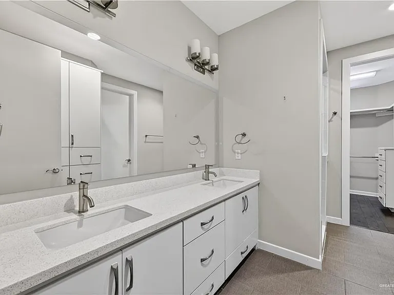 1444 Ozark Ave — Photo 18