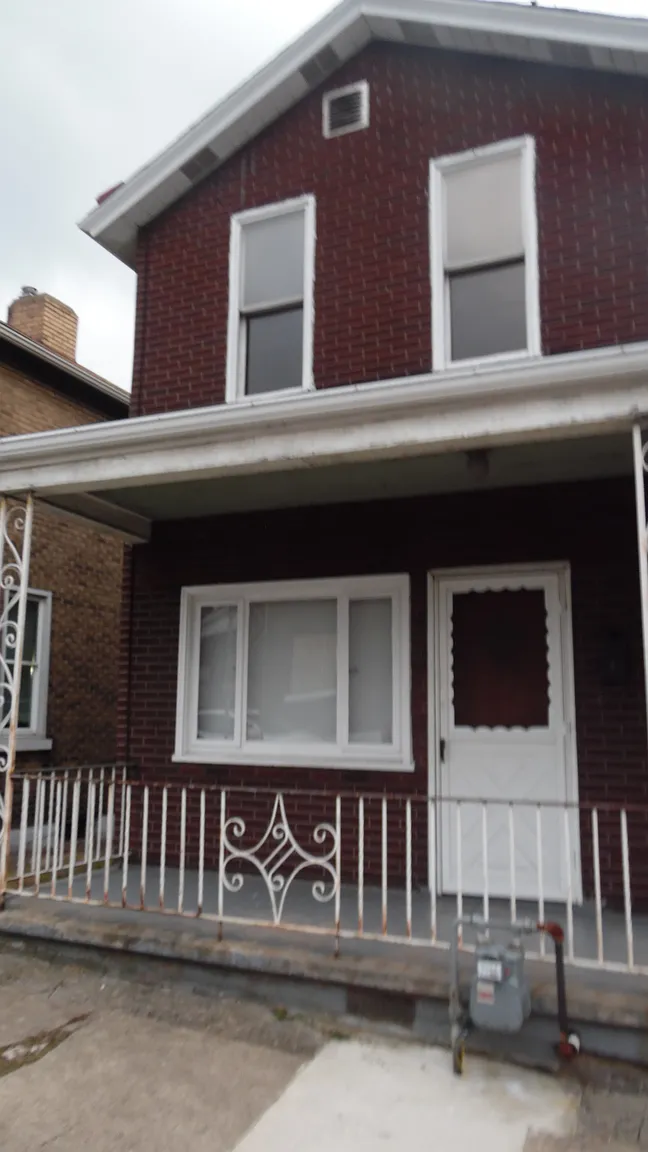 609 Viola Ave photo 1