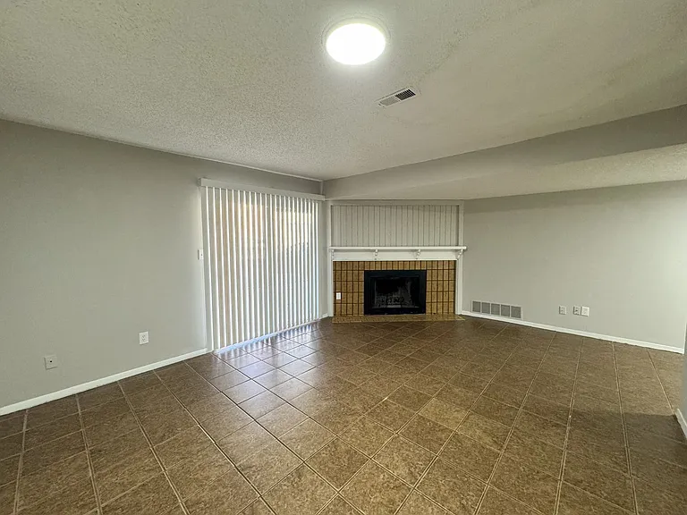 1326 Holland Park Blvd — Photo 5