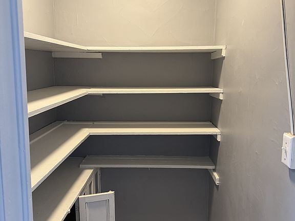 3rd image of 3263 6th Ave #1