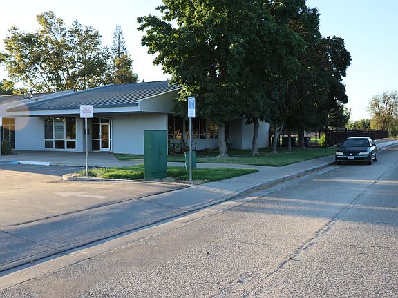 5th image of 7161 Center St