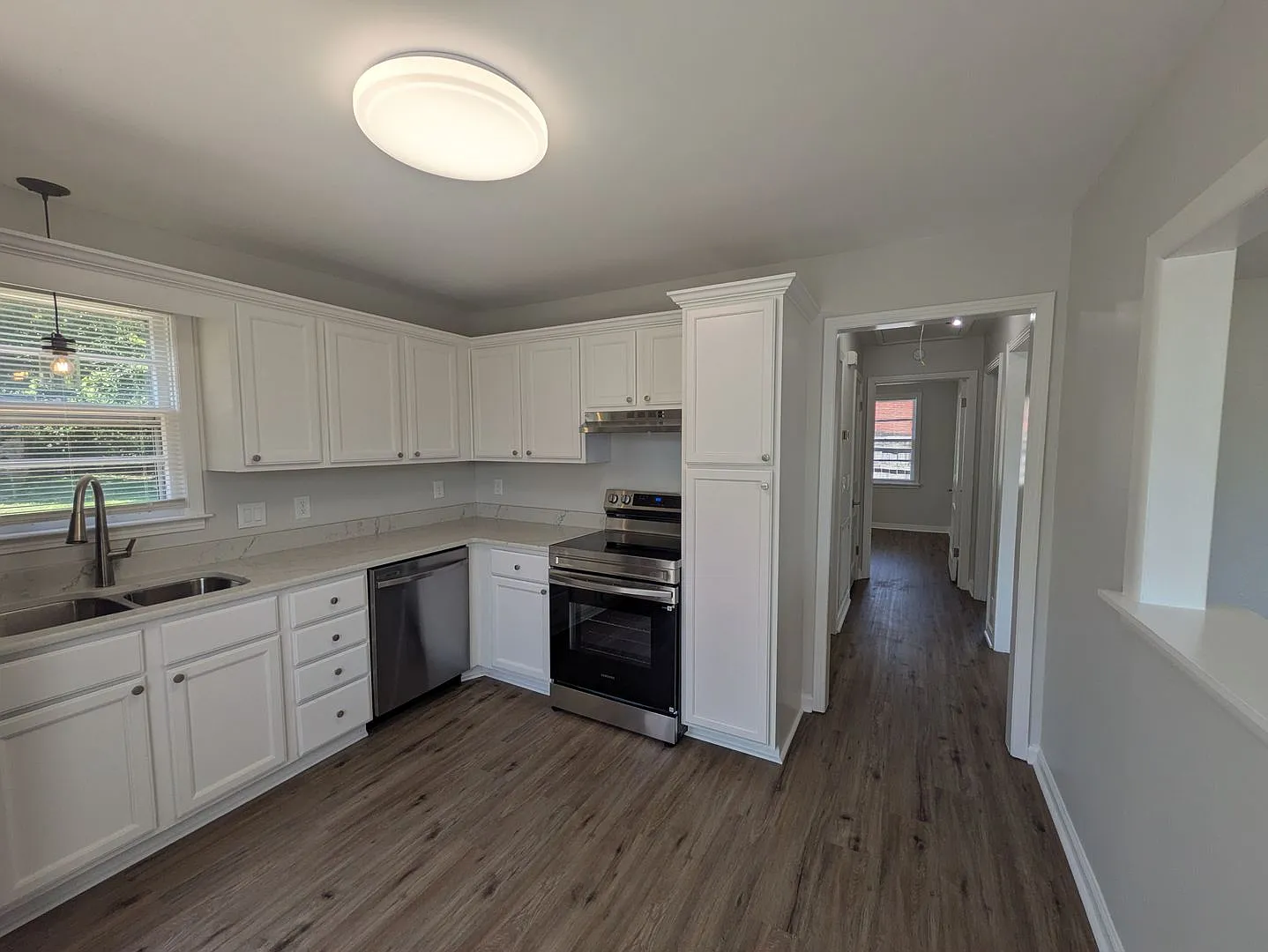 Renovated Woodbine Cottage — Photo 4