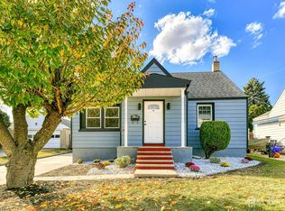 685 Edgewood Pl, North Brunswick, NJ 08902