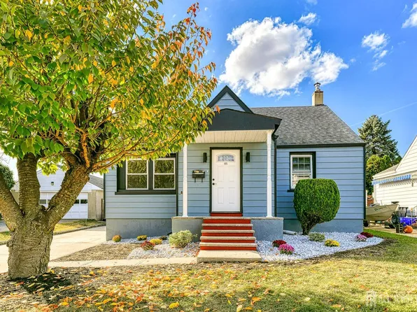 685 Edgewood Pl, North Brunswick, NJ 08902