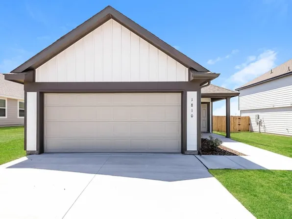 1810 Crimson Lake Blvd, El Reno, OK 73036