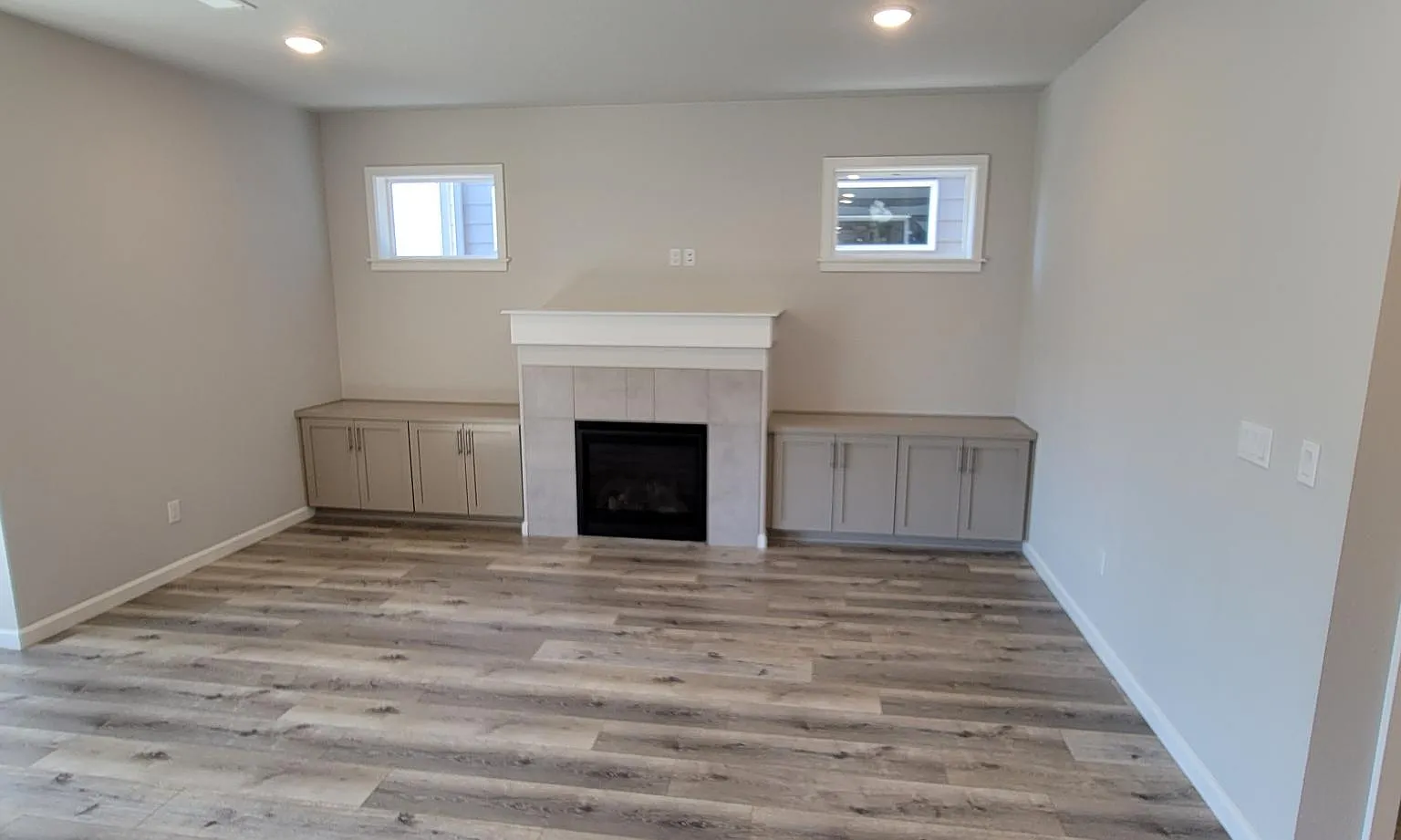 3 bed, 2343 sqft, $3,100 — Photo 4