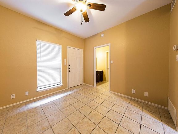 4th image of 3206 King St APT 208