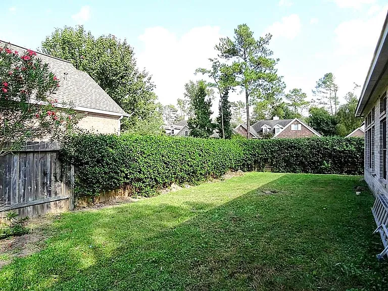 10114 Crescent Bluff Ln — Photo 40