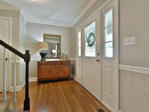 5th image of 1213 Farrington Dr