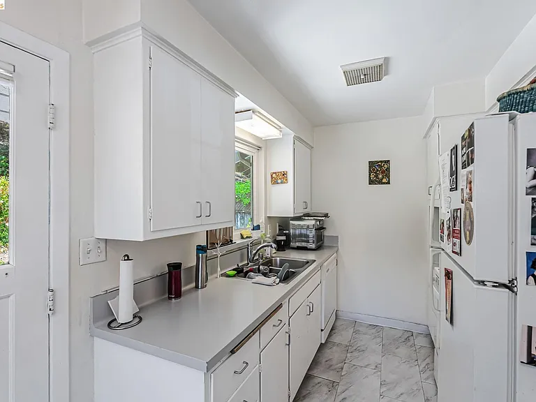 2050 Donald Dr — Photo 10