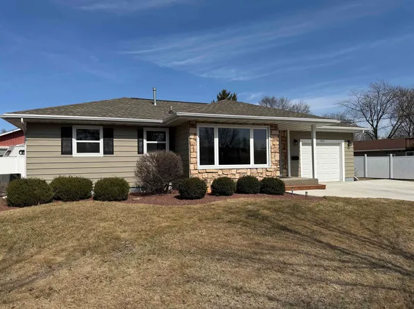 1914 Peterson Ave, Janesville, WI 53548