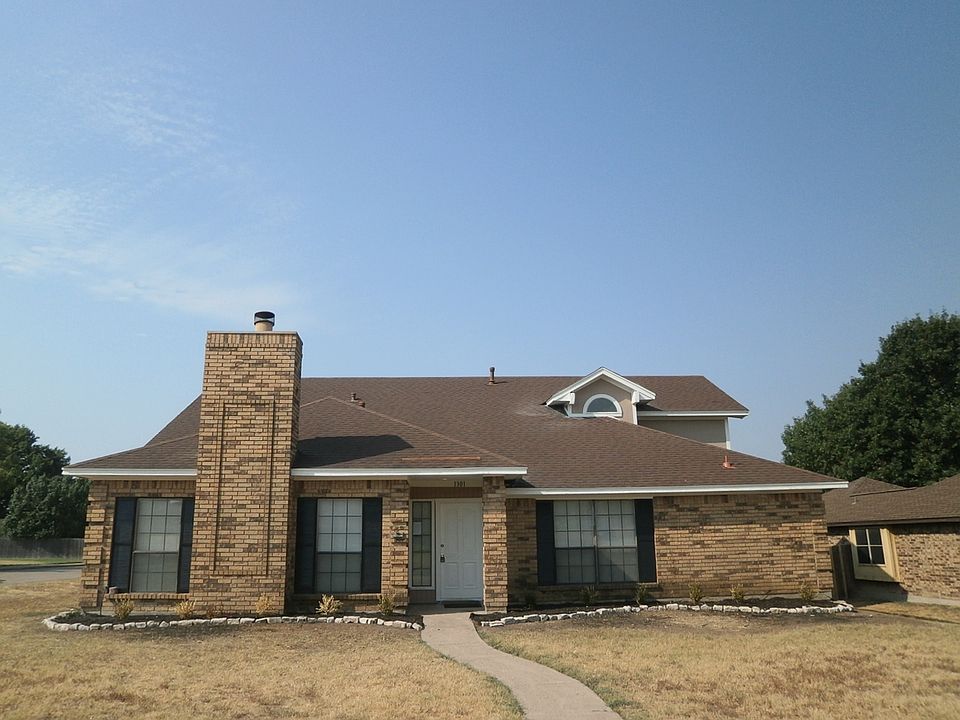 1st image of 1301 Essex Dr